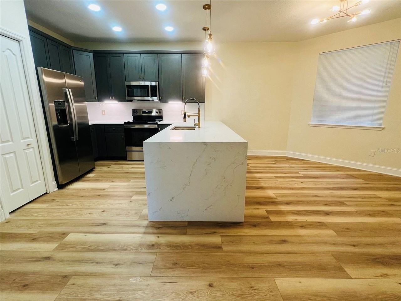 1920 Heron Cove Dr #1920 - Photo 5 of 17