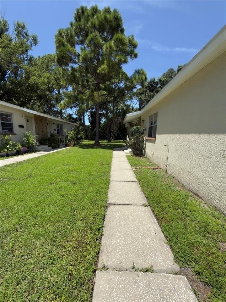 7746 62nd St N #B - Photo 4 of 25