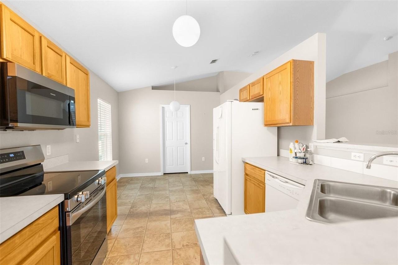 3220 Bellericay Ln - Photo 2 of 25