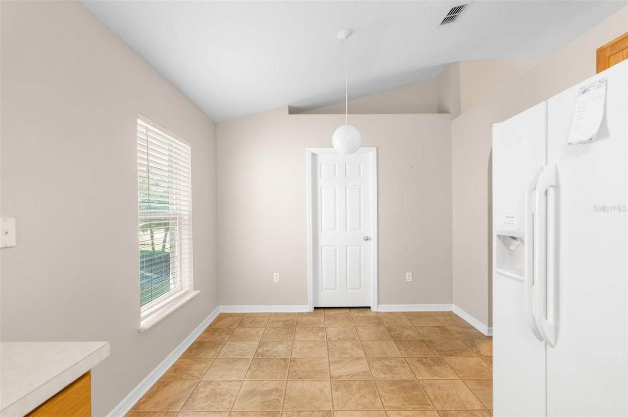 3220 Bellericay Ln - Photo 5 of 25