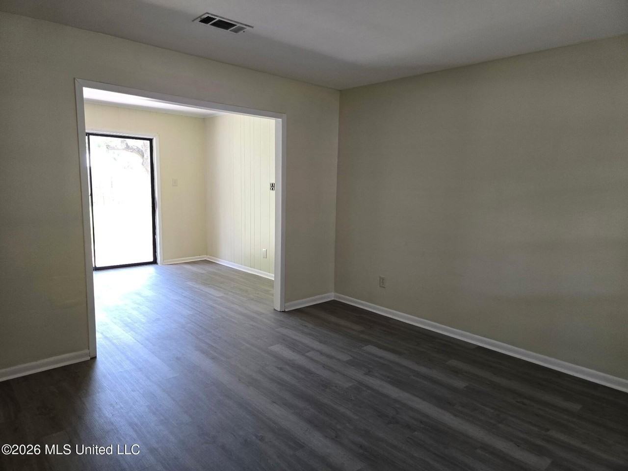 2605 Samuel St - Photo 4 of 13