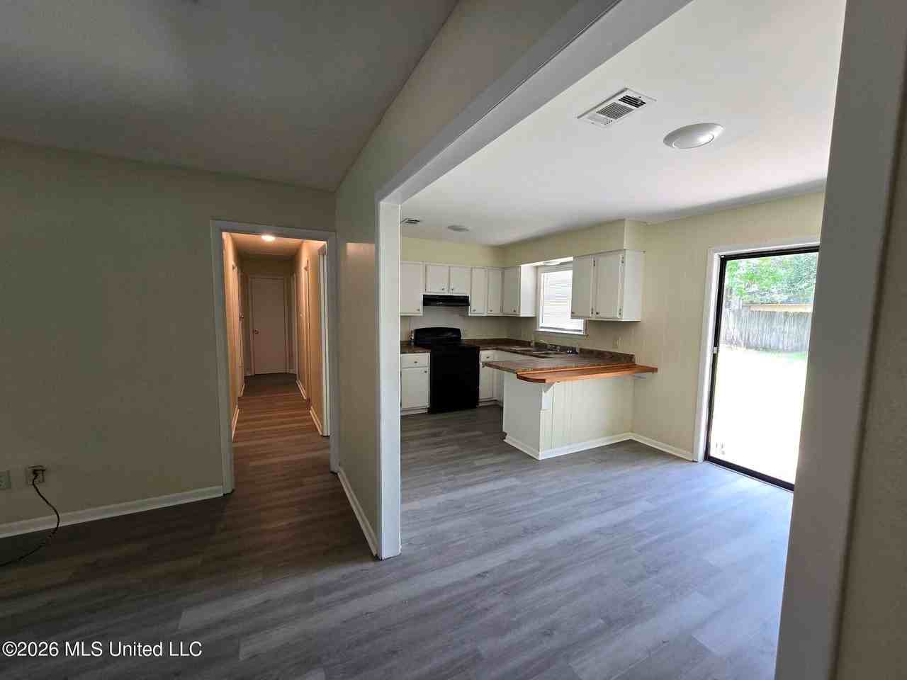 2605 Samuel St - Photo 5 of 13