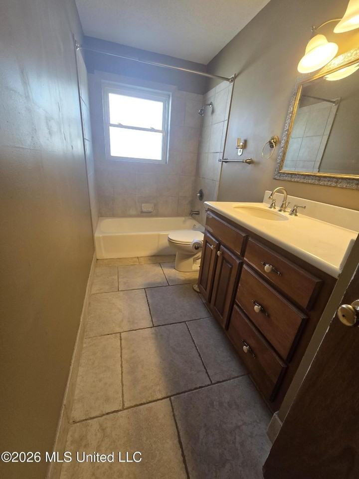 8209 Claiborne Dr - Photo 7 of 14