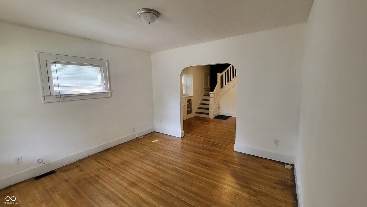 314 N Denny St - Photo 3 of 18