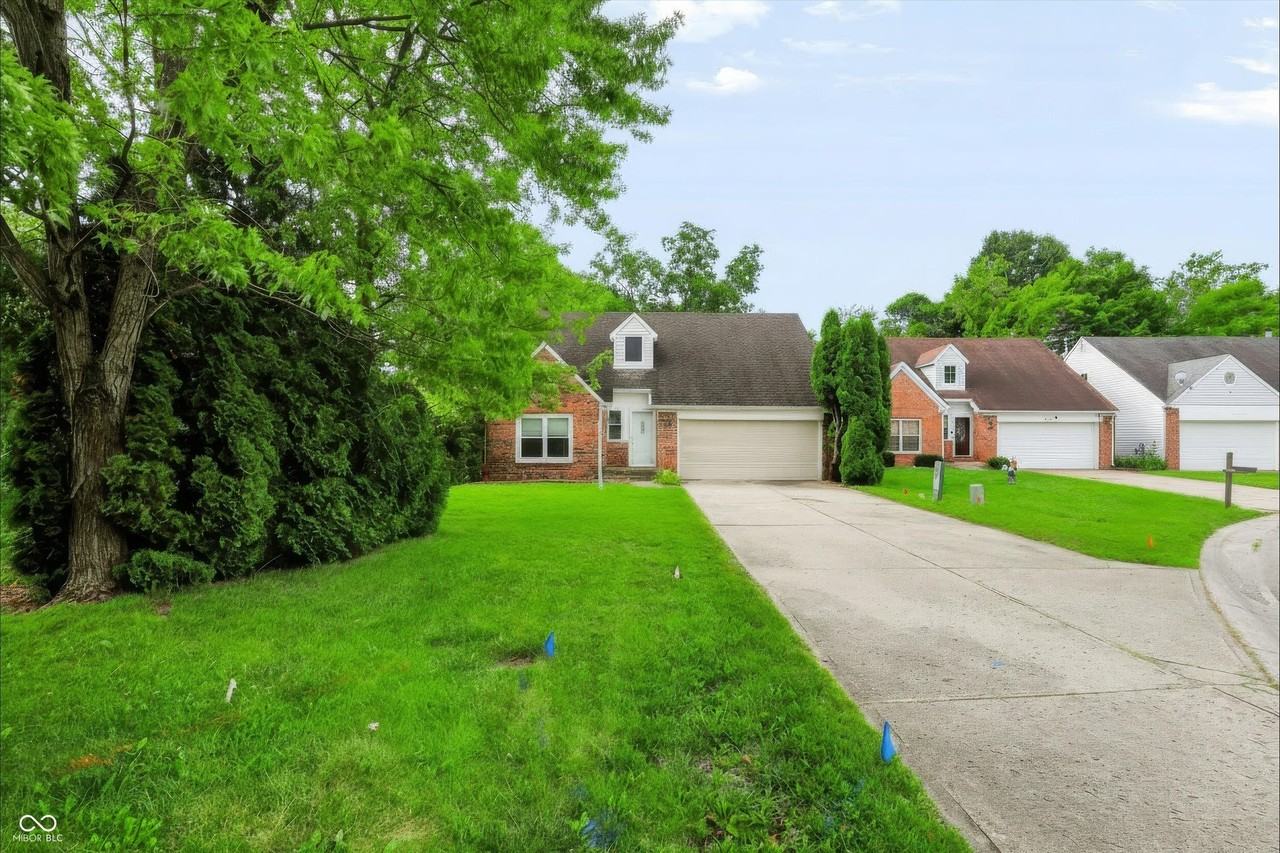 7733 Park North Lake Drive - Photo 2 of 39