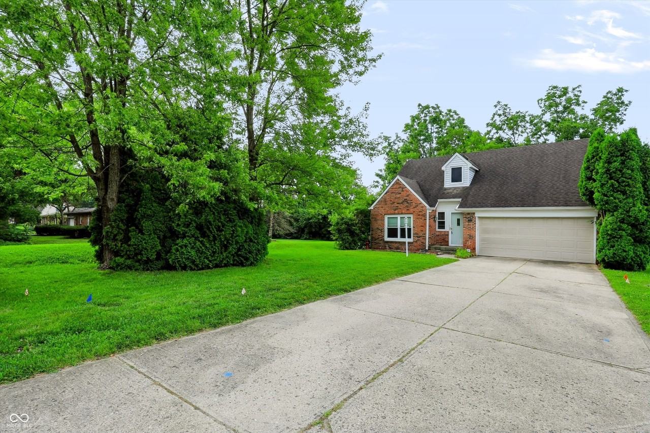 7733 Park North Lake Drive - Photo 3 of 39