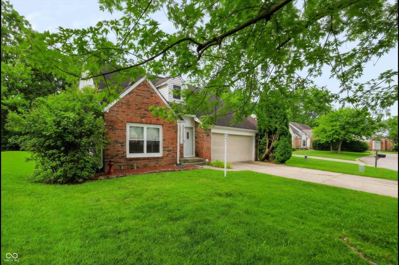 7733 Park North Lake Drive - Photo 4 of 39