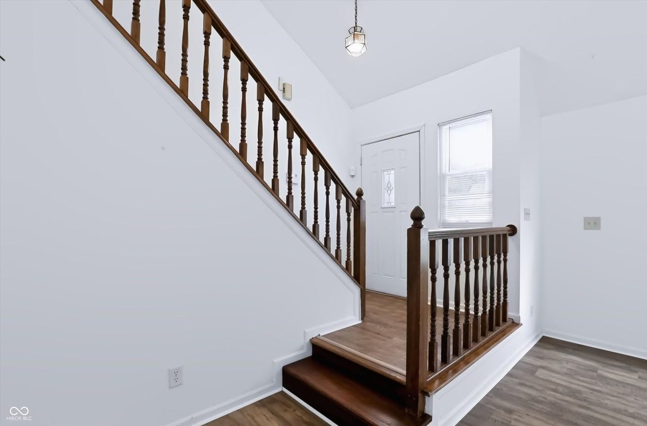 7733 Park North Lake Drive - Photo 5 of 39