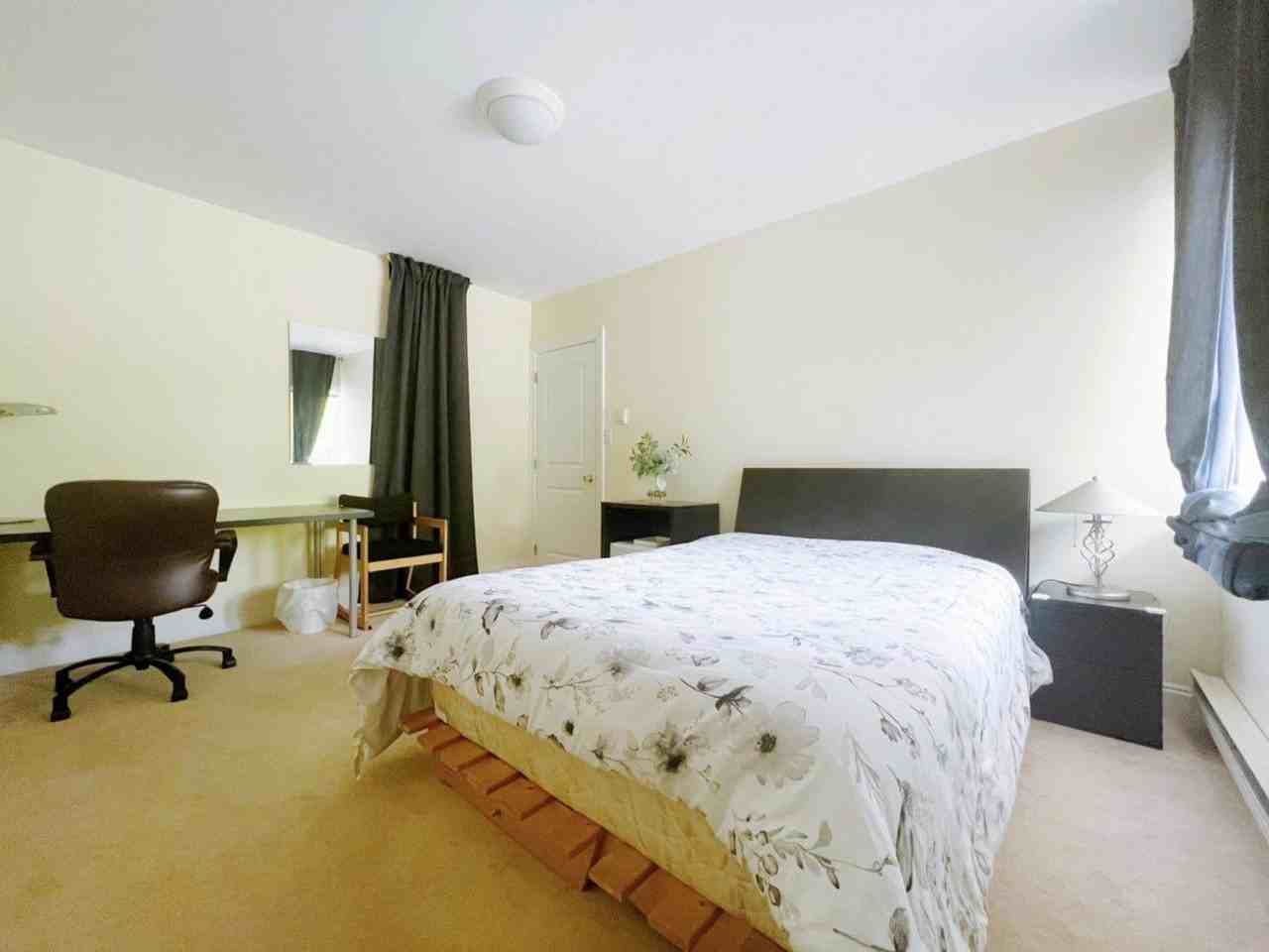 1563 Wesbrook Crescent - Photo 2 of 6