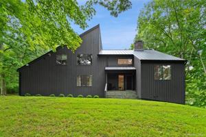 featured image of 25 Cross Pond Rd