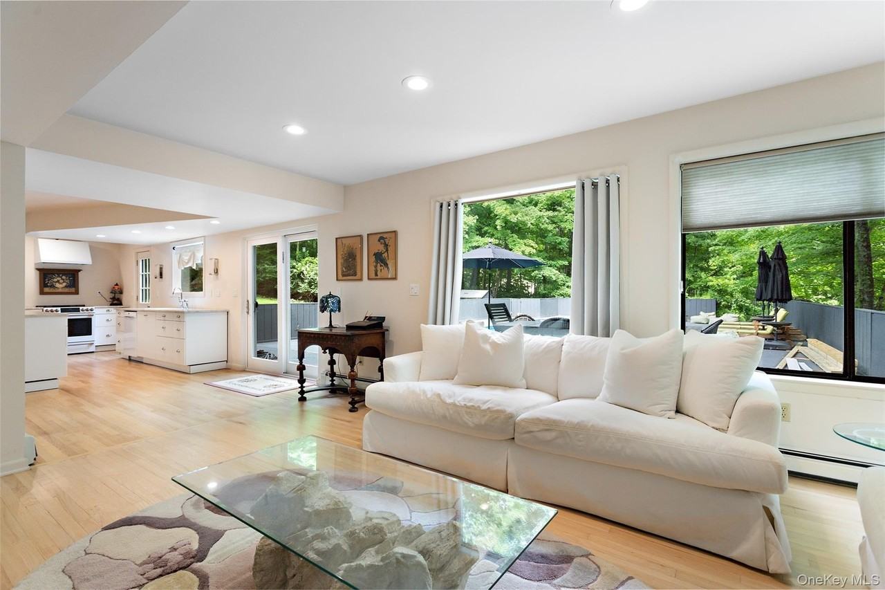 25 Cross Pond Rd - Photo 6 of 25