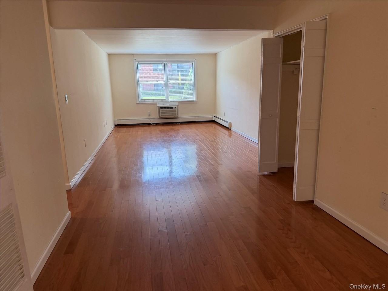 130 S Park Ave #1DD - Photo 5 of 12