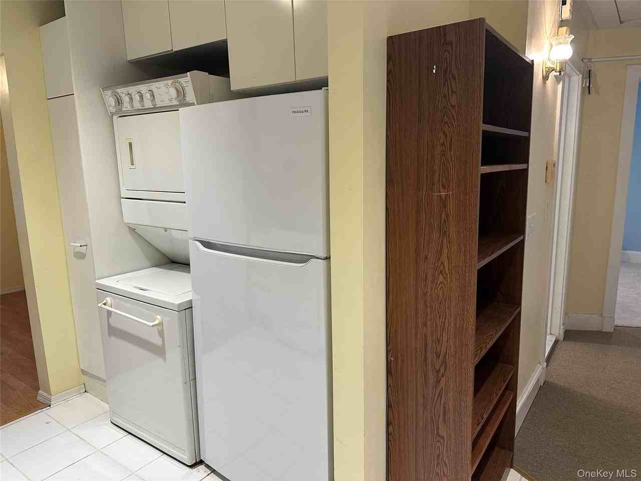 63 Franklin Ave #2 - Photo 3 of 10