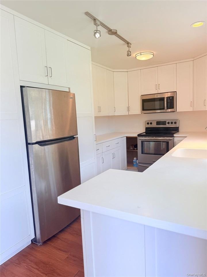 61A Chichester Ave - Photo 4 of 12