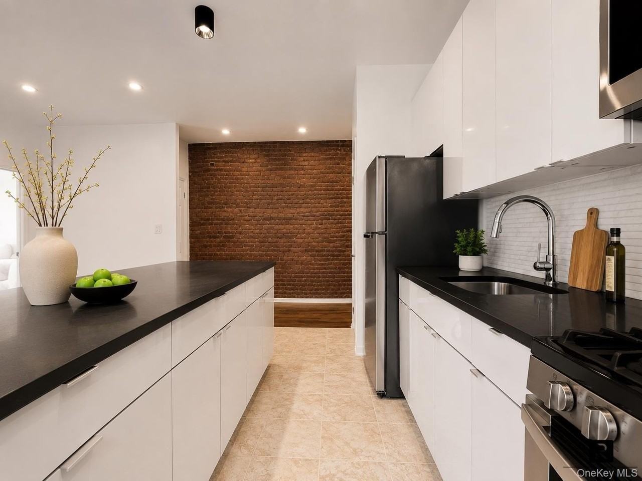 262 Quincy St #2 - Photo 5 of 18