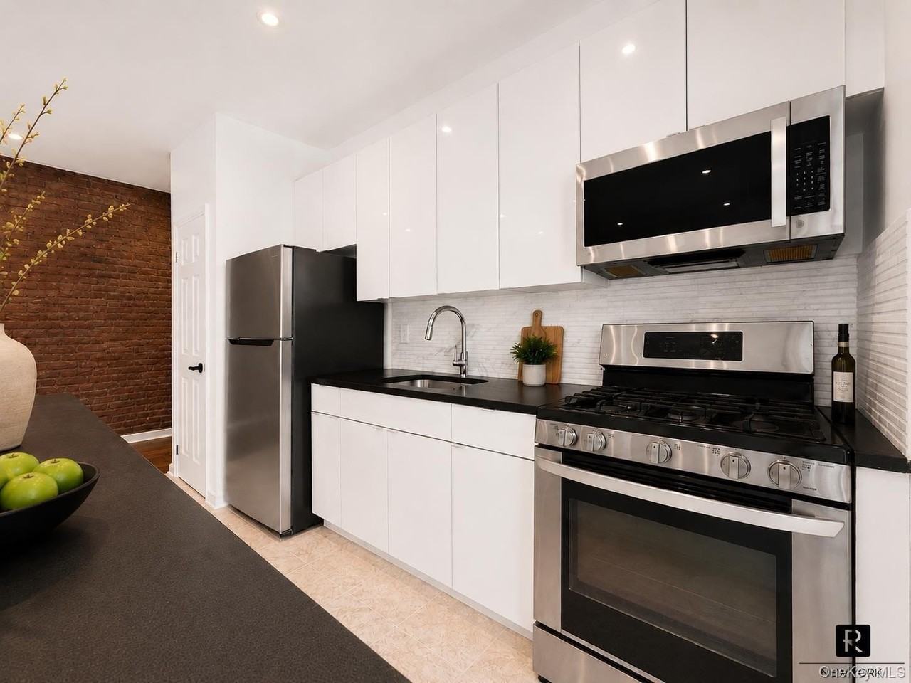 262 Quincy St #2 - Photo 6 of 18