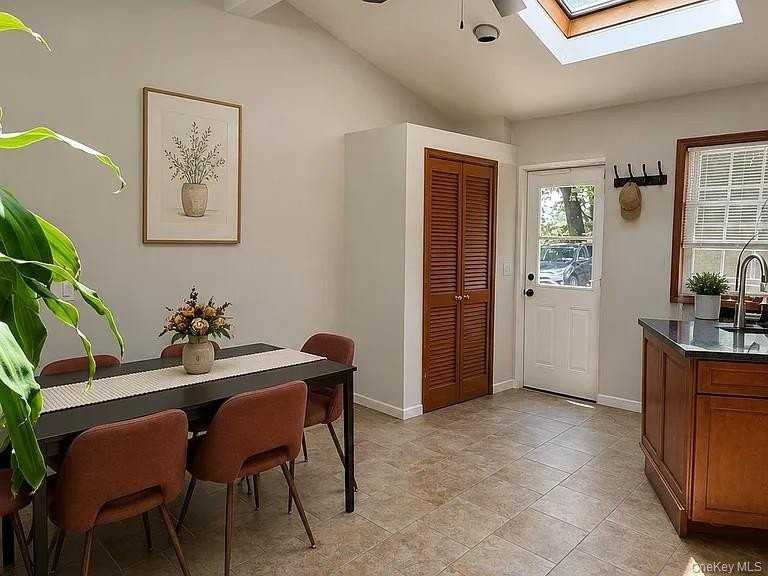 16 Oakridge Rd - Photo 2 of 19