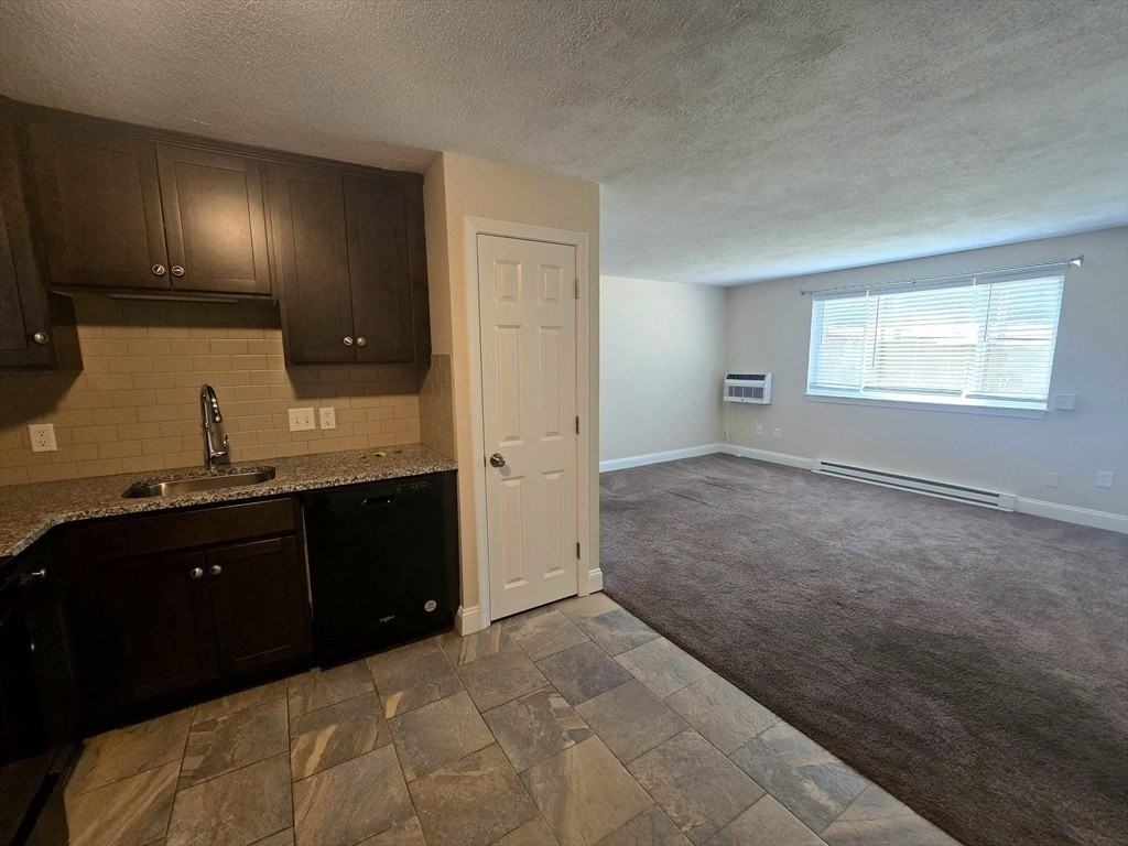 725 Broad St #4 - Photo 4 of 19