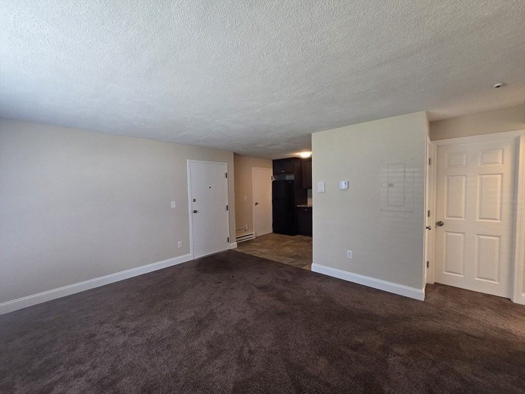 725 Broad St #4 - Photo 6 of 19
