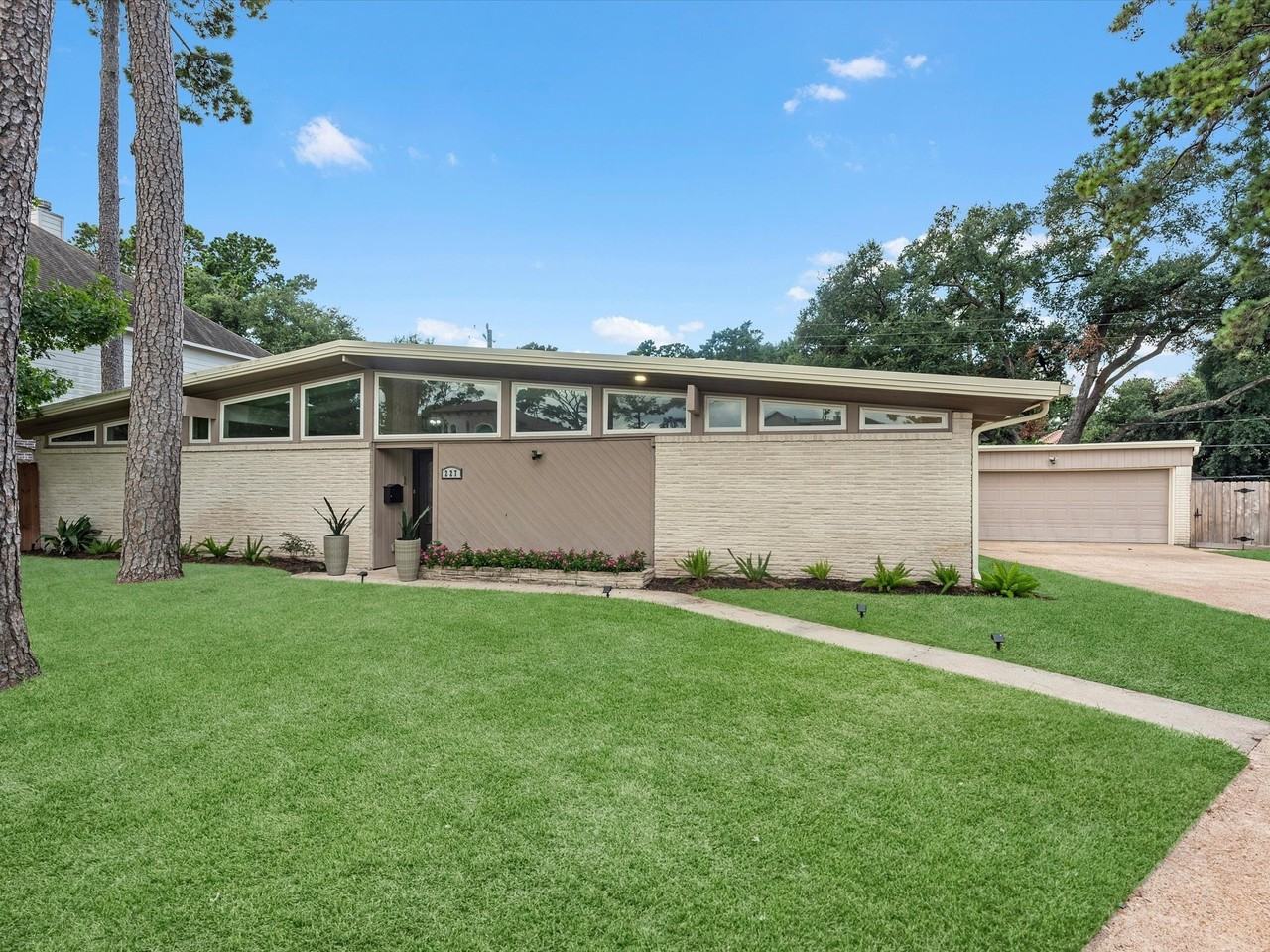 227 Faust Ln - Photo 3 of 30
