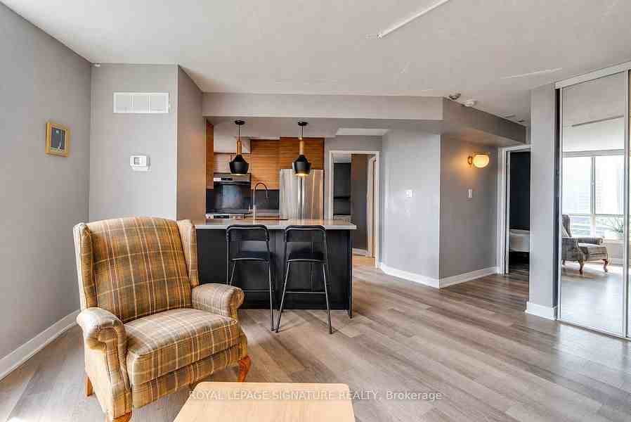 801 King Street West #1113 - Photo 3 of 14