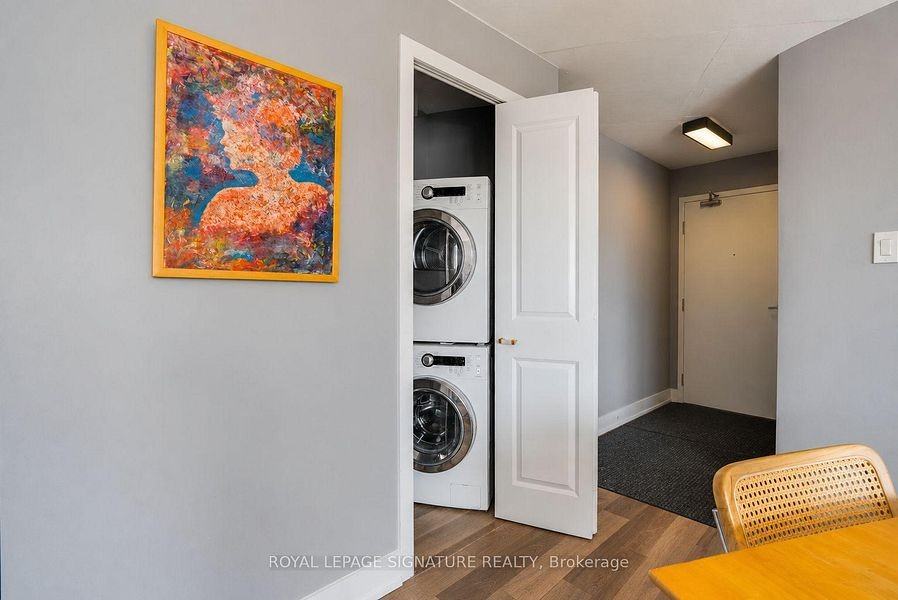 801 King Street West #1113 - Photo 4 of 14