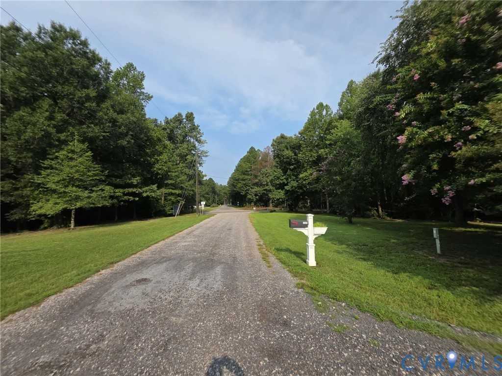 21500 Runaround Ln - Photo 3 of 23