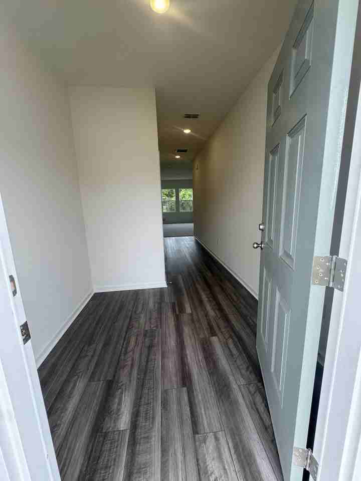 181 Snowdrop Ave - Photo 5 of 20
