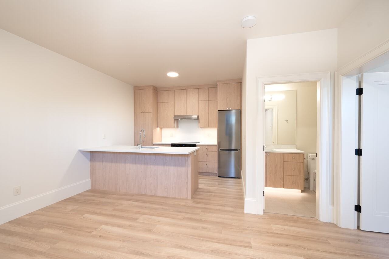 5770 Kitchener Street - Photo 5 of 19