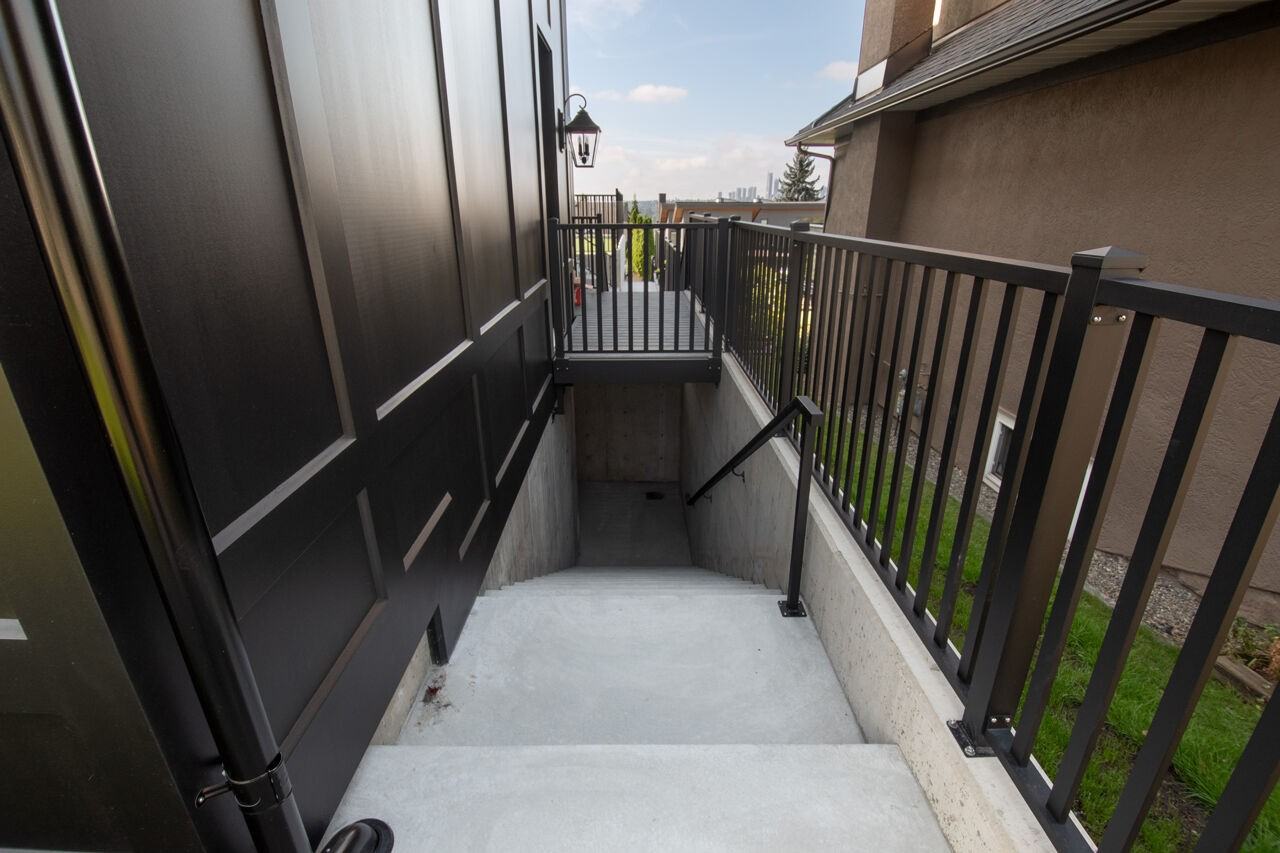 5770 Kitchener Street - Photo 2 of 19