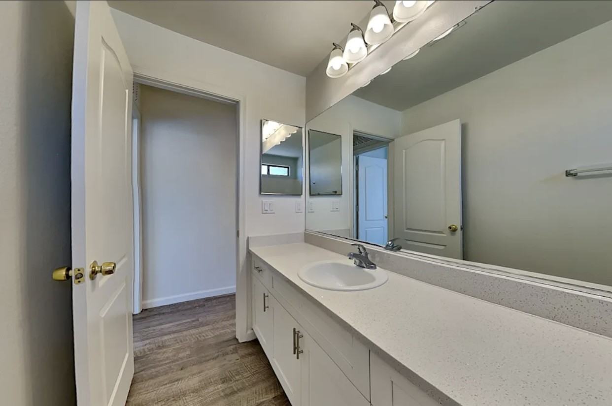 12218 West Hadley Street - Photo 3 of 9