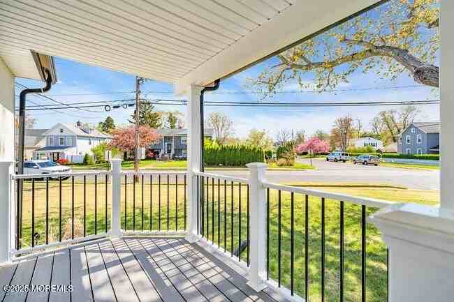 300 10th Ave - Photo 2 of 27
