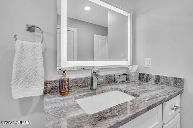 300 10th Ave - Photo 7 of 27