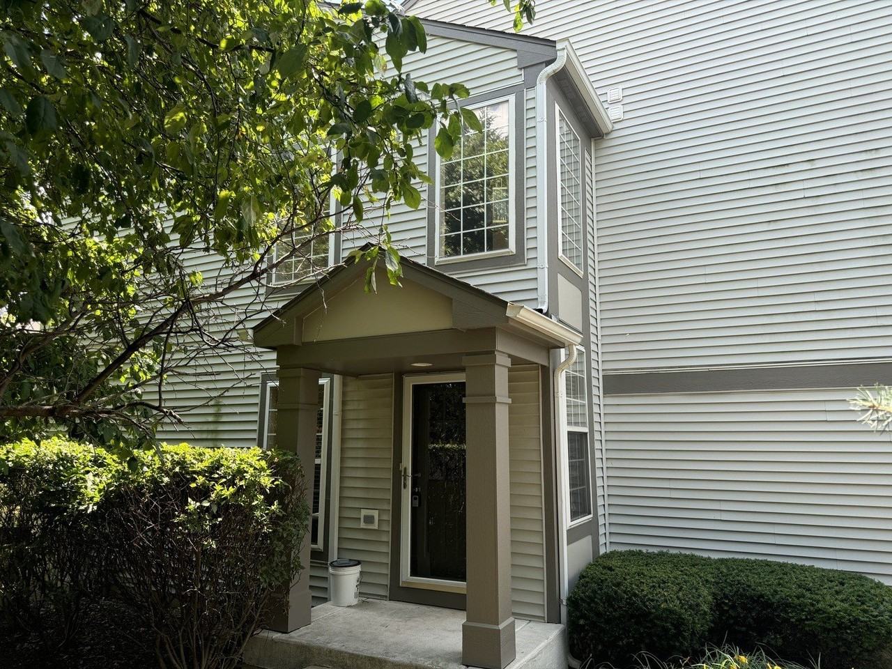 3140 Ollerton Ave - Photo 3 of 16