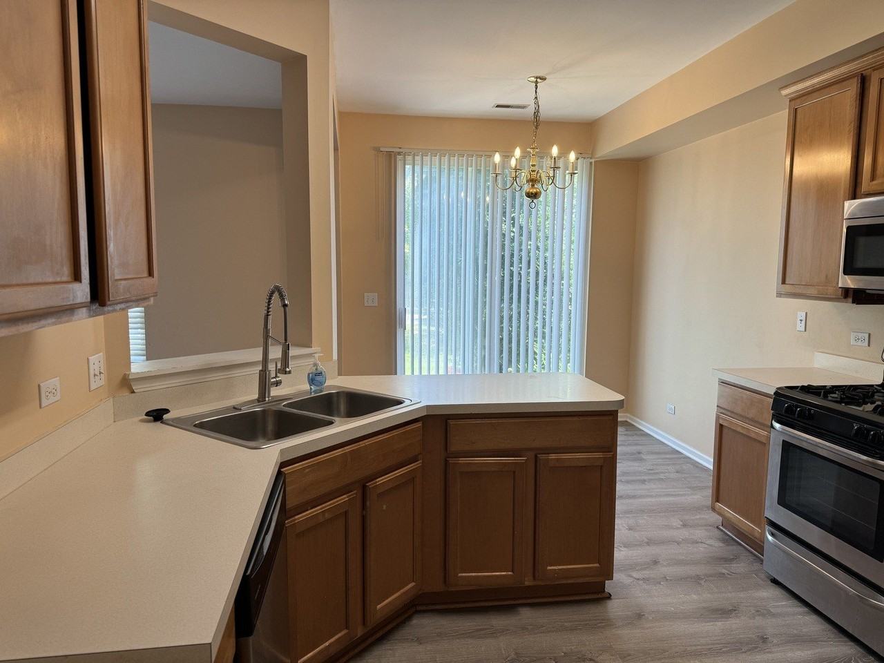 3140 Ollerton Ave - Photo 6 of 16