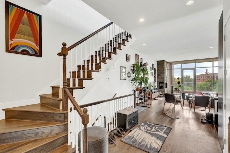 1045 N California Ave #4 - Photo 5 of 11