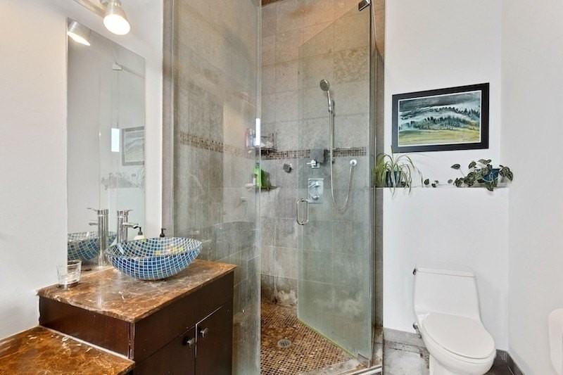 1045 N California Ave #4 - Photo 6 of 11