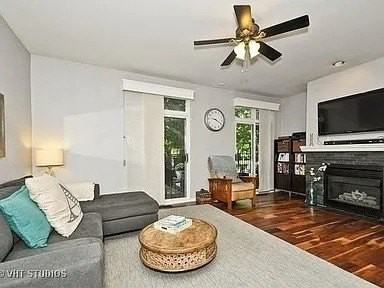 1521 S Indiana Ave #P - Photo 3 of 8