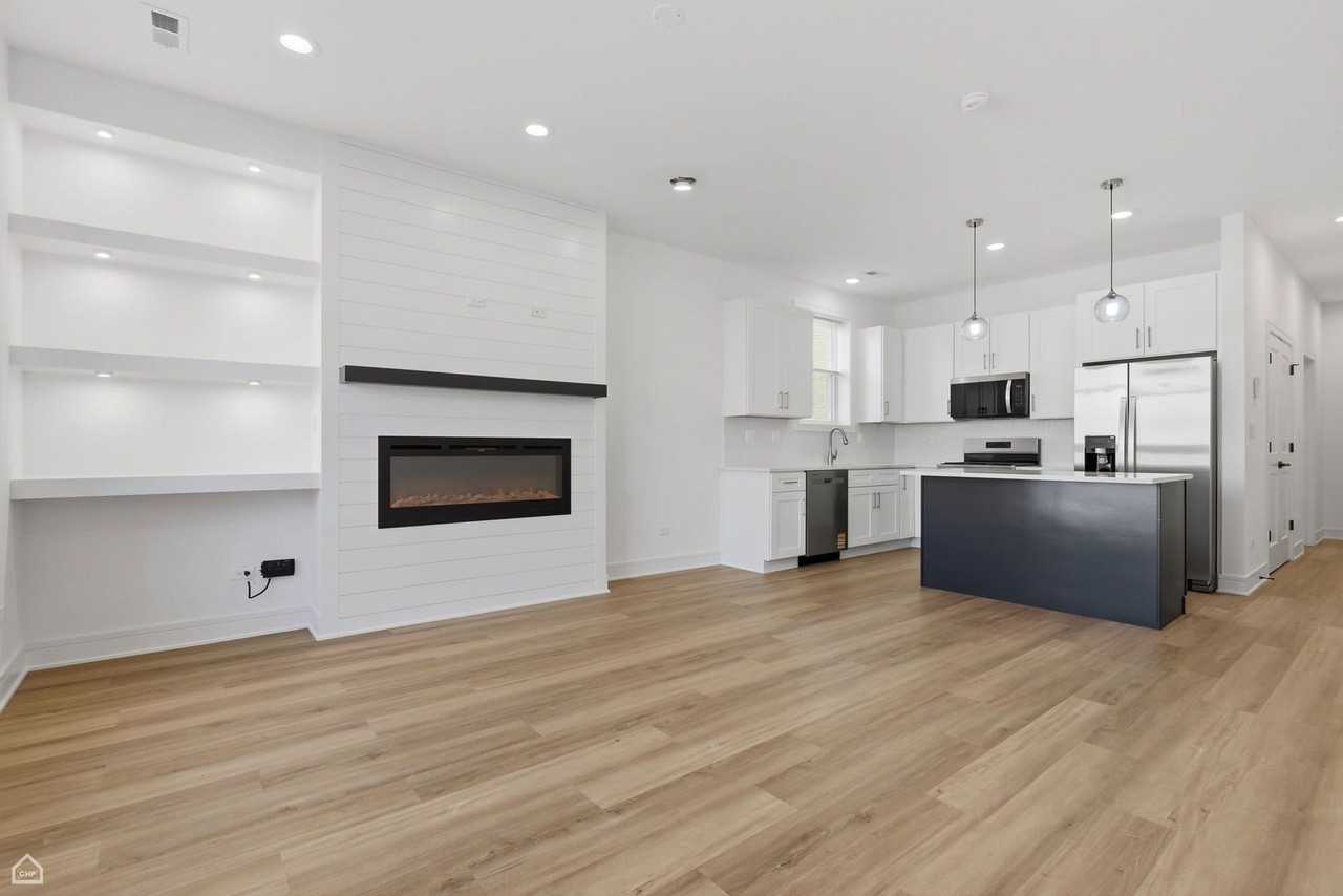 4841 S Prairie Ave #3 - Photo 3 of 26