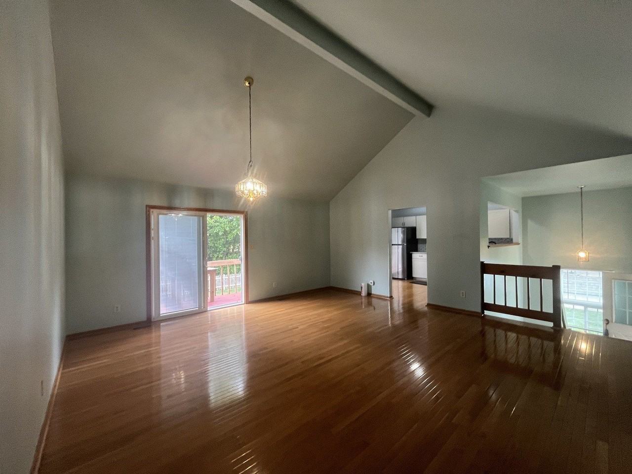 965 Amberwood Pl - Photo 4 of 36