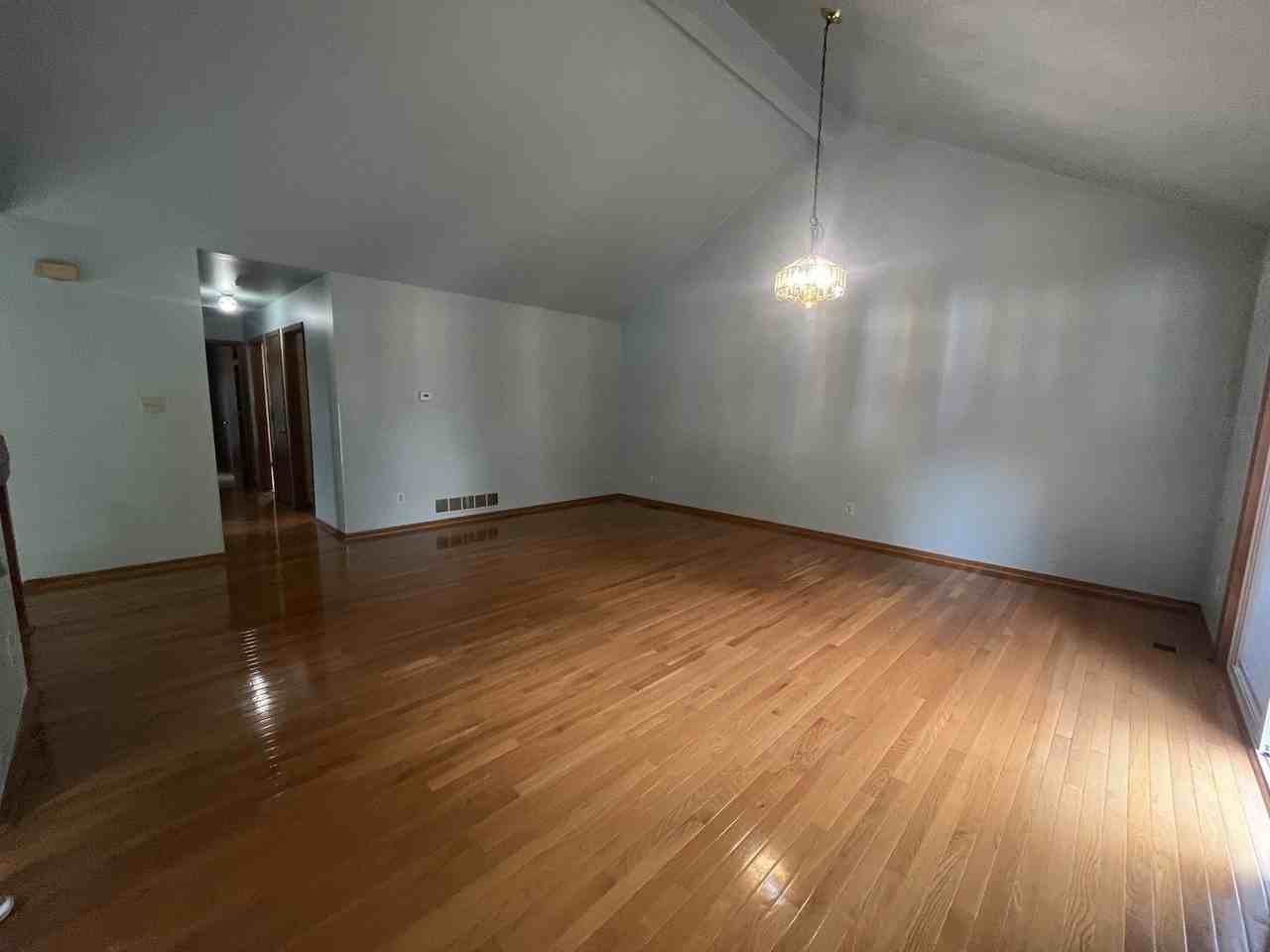 965 Amberwood Pl - Photo 5 of 36