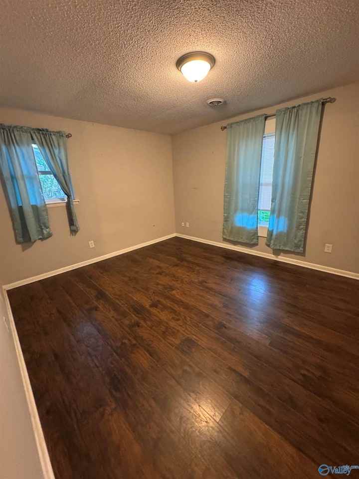 902 Danmann Cir Se - Photo 7 of 12