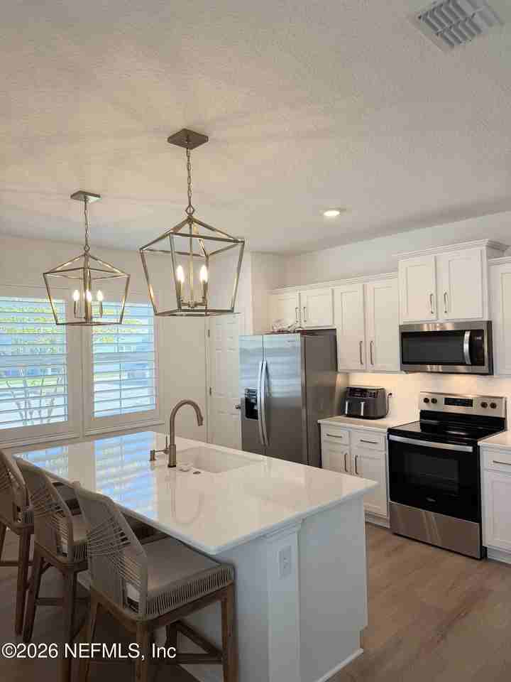 8326 Zenith Cir - Photo 2 of 32