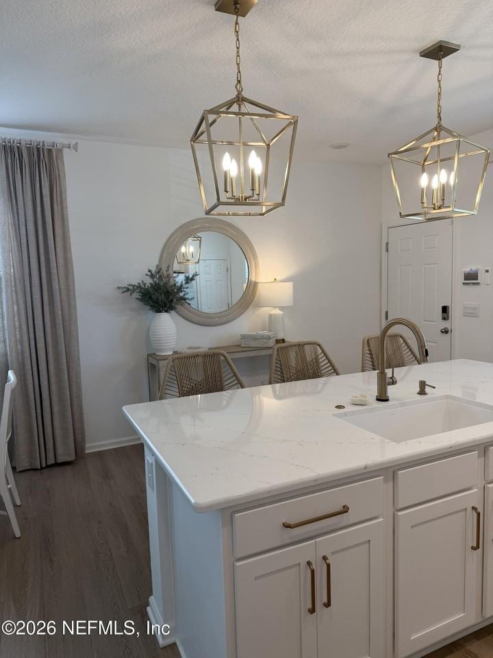8326 Zenith Cir - Photo 3 of 32