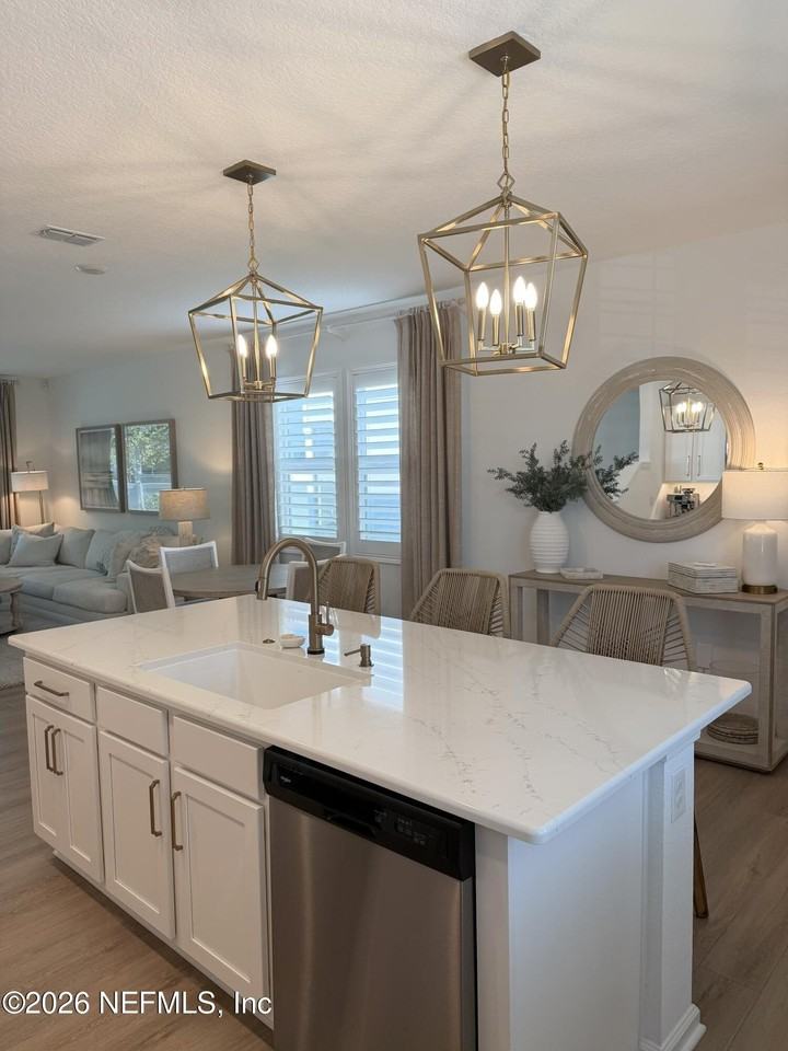 8326 Zenith Cir - Photo 5 of 32