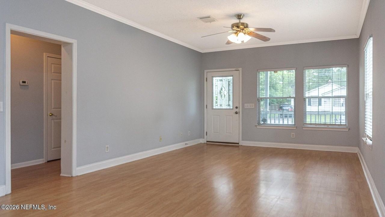 3237 Mayflower St - Photo 6 of 27