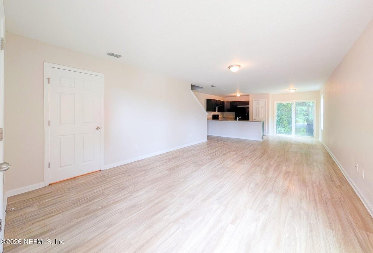 6861 Lake Mist Ln - Photo 5 of 16