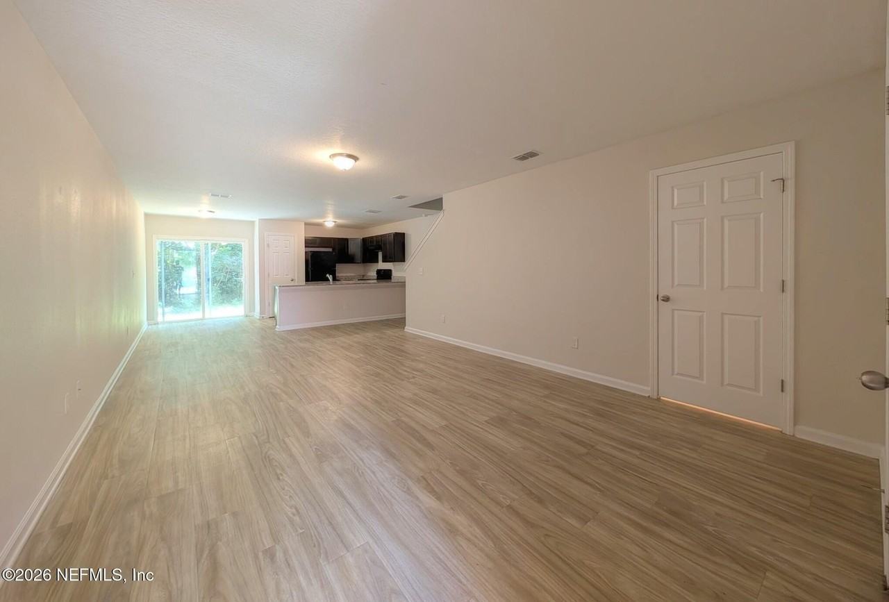 6869 Lake Mist Ln - Photo 3 of 18