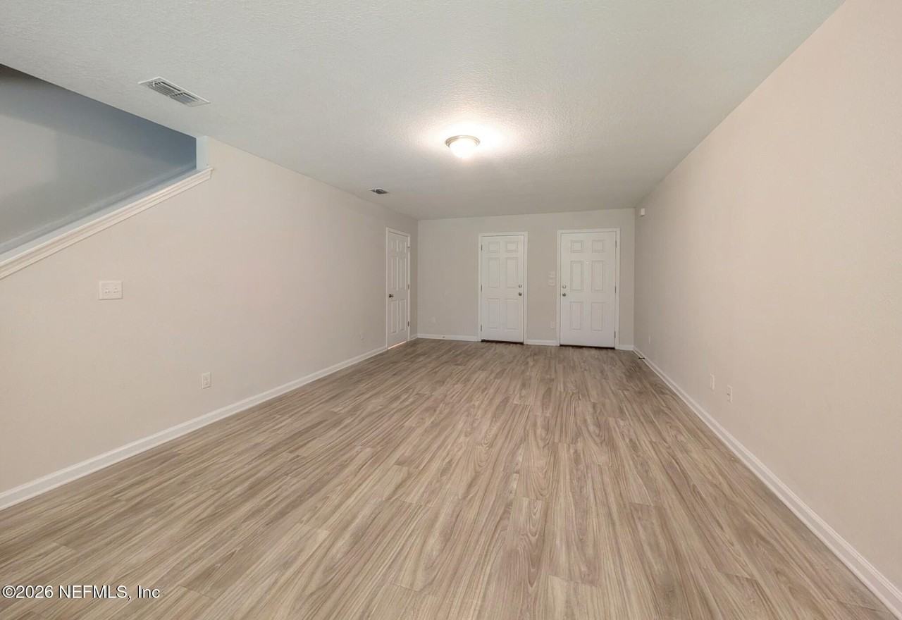 6869 Lake Mist Ln - Photo 4 of 18