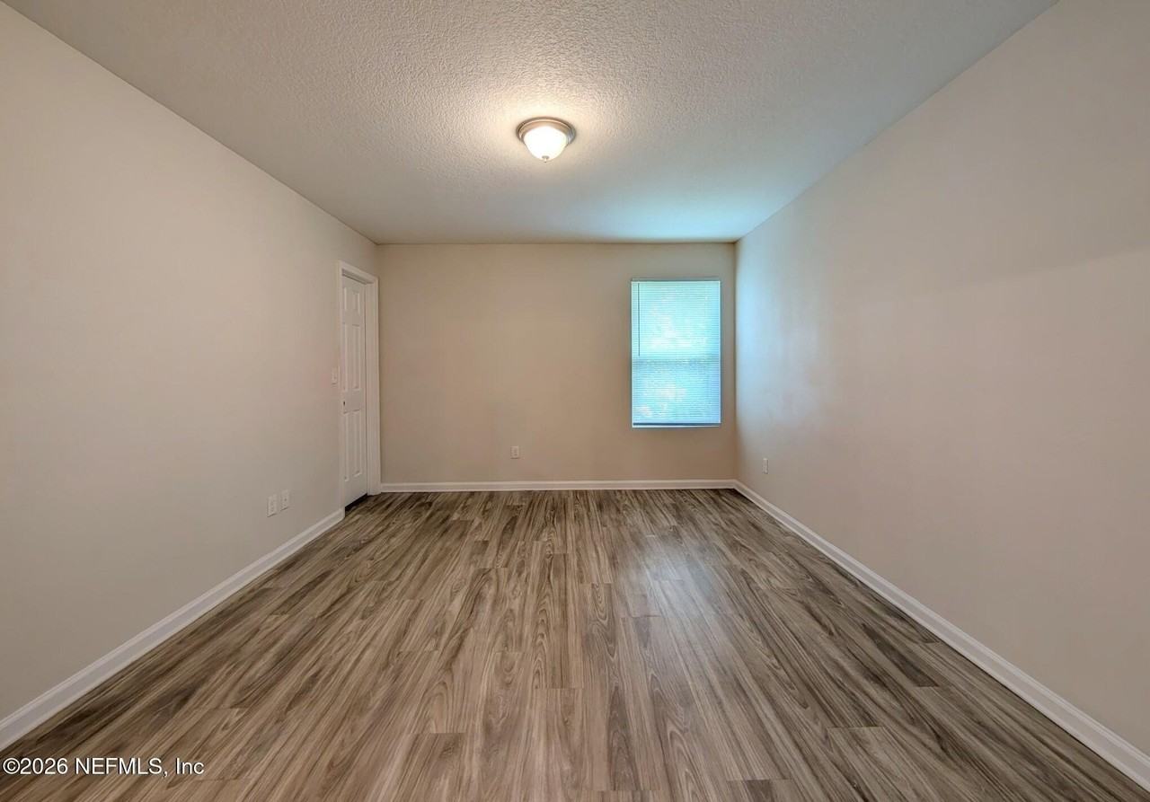 6869 Lake Mist Ln - Photo 5 of 18